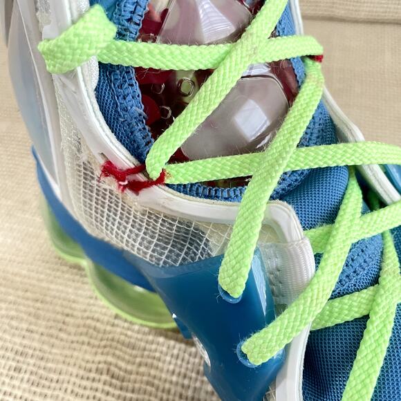 Nike LeBron 19 Tropical Basketball Sneakers High Tops DC9339-400, Men's‎ 9.5 - Picture 7 of 15